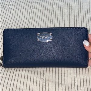 Travel Continental Wristlet